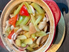 西芹啫鱿鱼-鹊玥·粤菜小馆(汇智国际商业中心店)