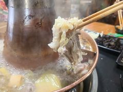 -果松木炭酸菜铜火锅·外婆参鸡汤