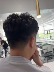 -镁连社·美联社