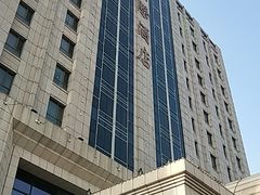 -锦龙国际酒店(天津奥体中心华苑地铁站店)