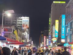 -六合夜市