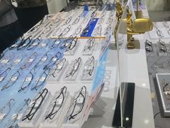 -视野联行眼镜•蔡司•依视路(温江店)