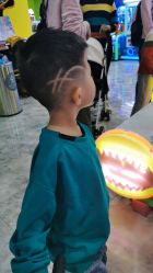 -爆米花儿童美发乐园