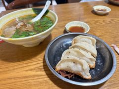 -黄阿姨锅贴大王(万航渡路店)