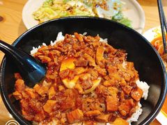 冠军卤肉饭-华餐馆(莫邪路店)