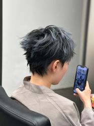 -一家只做男发烫染的店