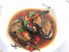 油泼鲍鱼-1910老鲁味海鲜·戳子肉·青岛菜(金沙滩店)