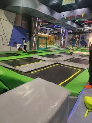 -反弹蹦床公园·亲子乐园·团建·派对(尚品奥莱店)