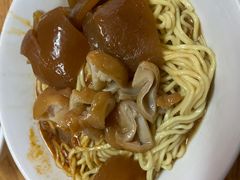 -松树干拌面店
