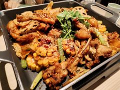 招牌悦蓉牛蛙干锅-精悦蓉(松江万达广场店)