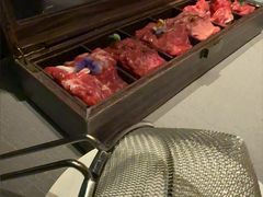 -左庭右院鲜牛肉火锅黑金店(陆家嘴中心店)
