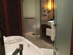 -三亚湾海居铂尔曼度假酒店