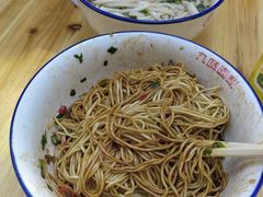 -裕新楼粉面馆·石磨手工粉(四方坪店)