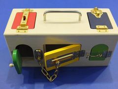 -抱抱熊托育中心(大悦城店)