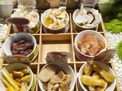 -菌自由丨野生菌火锅特色庭院餐厅(丽江古城店)