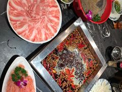 -二荆条·蜀鲜汇城市森林火锅