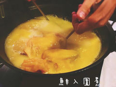 -鲜入围煮花胶鸡海鲜火锅
