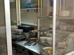 -松树干拌面店