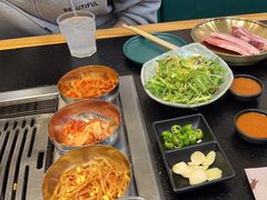 -臻牛烤肉