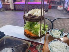 -刘姐啤酒鱼民族演艺餐厅(西街总店)