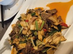 -湖泉水云间餐厅·弥勒地道菜(B座店)