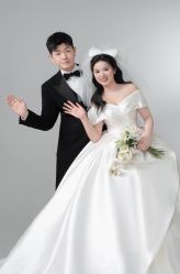 -雪中彩影婚纱摄影·微光艺术中心