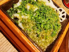 烫口雪花石锅鱼-老头儿油爆虾(胜利河美食街店)