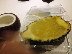 -志龙皇冠吃货椰子铺