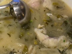 -严记小天府酸菜鱼(西四路店)