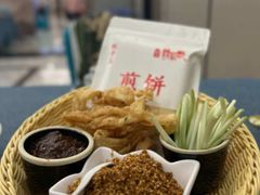 煎饼卷大葱-鲁菜根·泰山菜(泰山店)