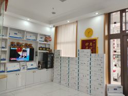 -靓芙泉专研痘痘肌