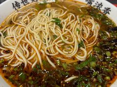 -牛一嘴·兰州牛肉面·大盘鸡(财富中心店)