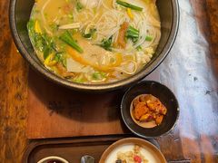 -银米·云南传统过桥米线(双廊黑金冠店)