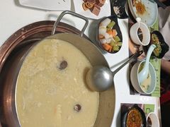 -洪氏嗨捞·猪肚鸡火锅(阳光天地店)