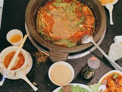 -灶知轩湘西石锅鱼(万佳广场店)