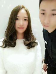 -妃格美发沙龙·烫发·染发