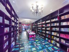 -钟书阁(松江泰晤士小镇店)