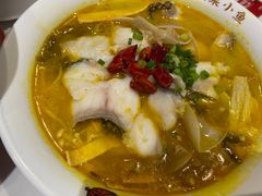 -渝是乎酸菜鱼·川渝小炒(新世界百货望京店)