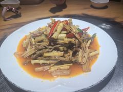 -大众跷脚牛肉馆·非遗传承单位(峨眉山店)