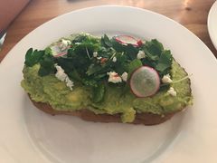 牛油果吐司-Egg•Allday Brunch(襄阳北路店)