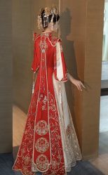 -曼青婚纱礼服馆