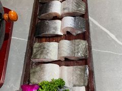 -围炉肉舍•炭烤活鳗•丹东海鲜烤肉(步行街店)