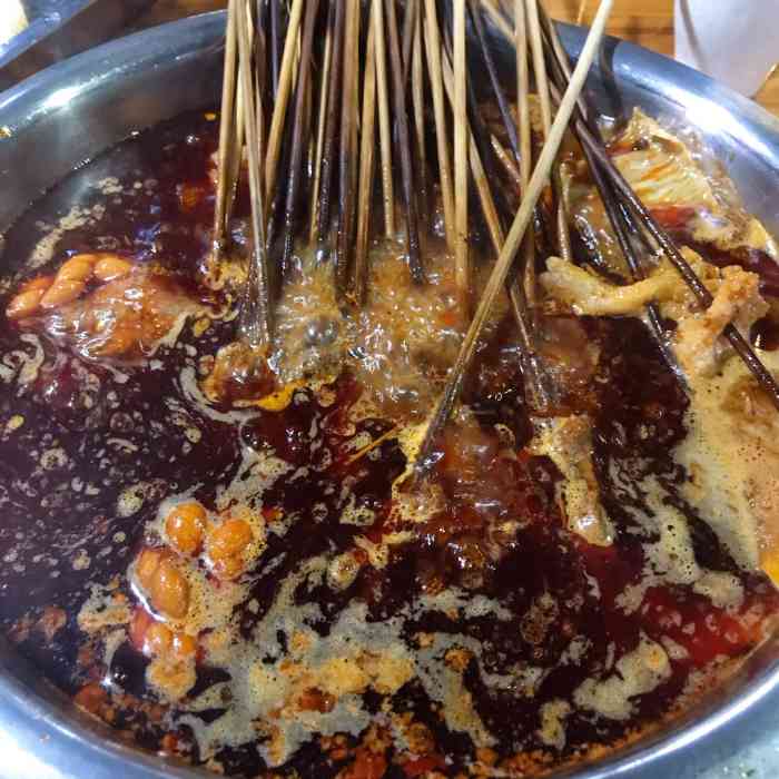 胖妹串串火锅-"[薄荷]环境:还行吧,没有怎么装修设计.