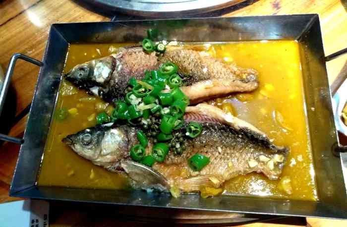 一品鱼家味馆(安新店)-"来市场买手撕鸡顺道来试了试这家在小区角落.