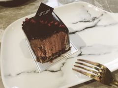 -UNI UNI(环亚凯瑟琳店)