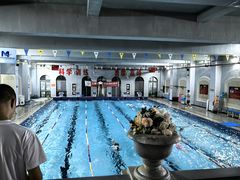 -梦翔龙湖滟澜山游泳俱乐部