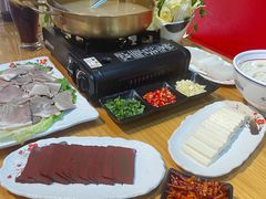 -小椒羊.羊肉粉 龙虾 羊肉串(新地旗舰店)