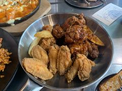 原味炸鸡和酱油鸡双拼-MI WU FACTORY米屋美食工厂餐厅(绿地店)