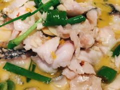 QQ酸汤鱼-蜜桃餐厅·伴山(湖滨商业街店)