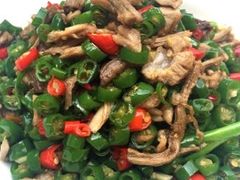 青椒削骨肉-小芙蓉湘菜馆(易生活购物公园店)